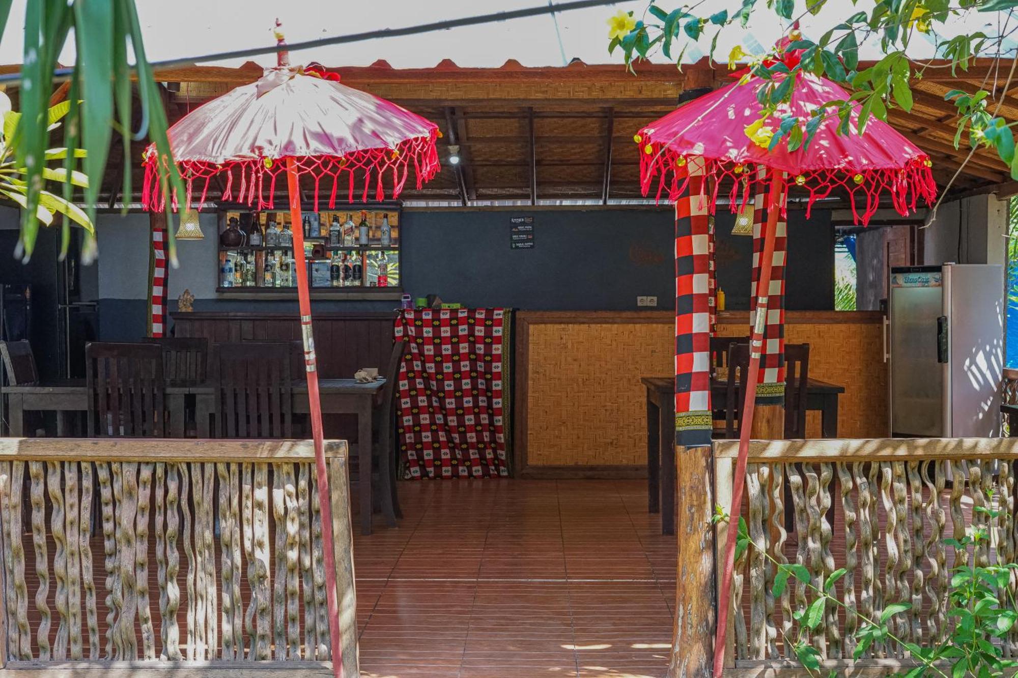 Made Taro - Menjangan Homestay Banyuwedang Exterior photo