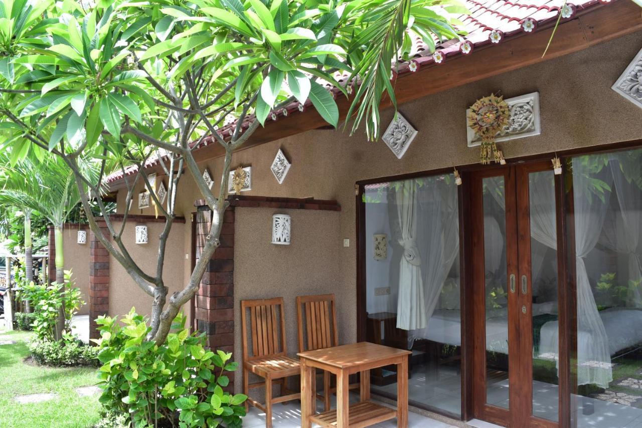 Made Taro - Menjangan Homestay Banyuwedang Exterior photo